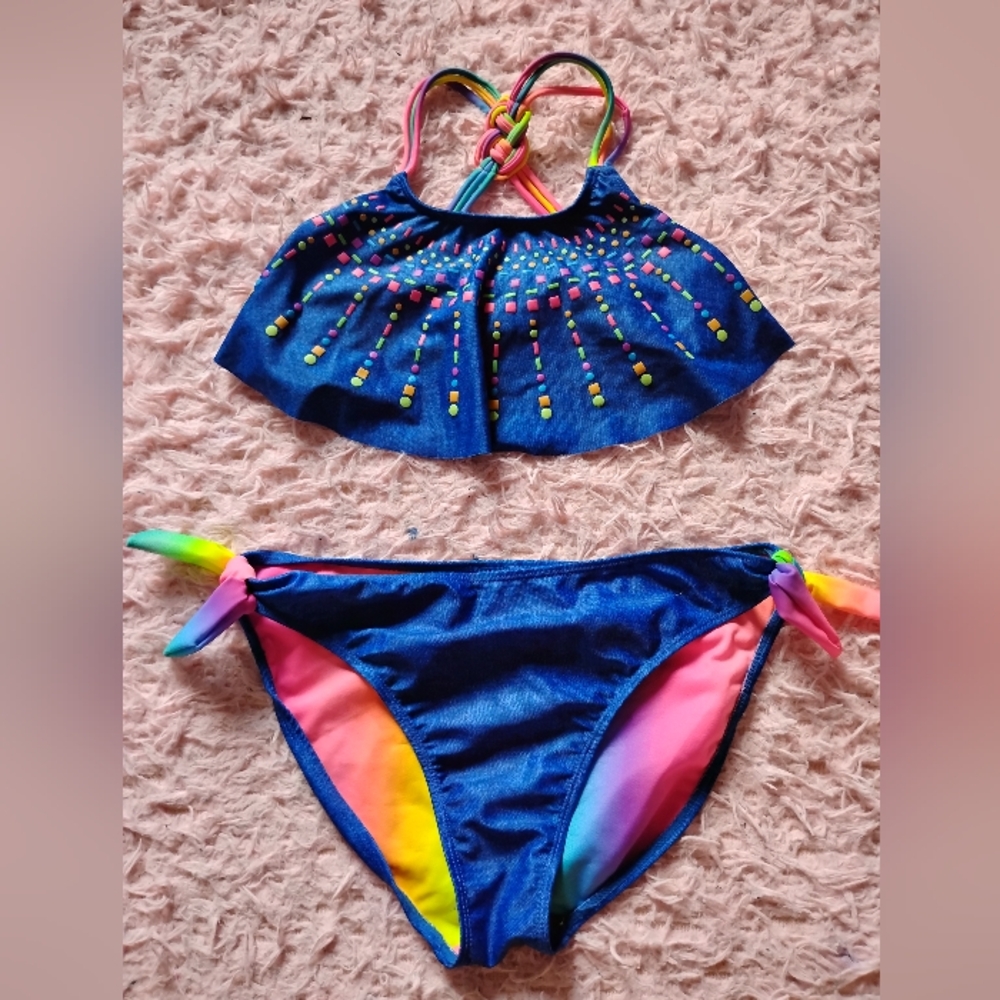Girls swimsuit
